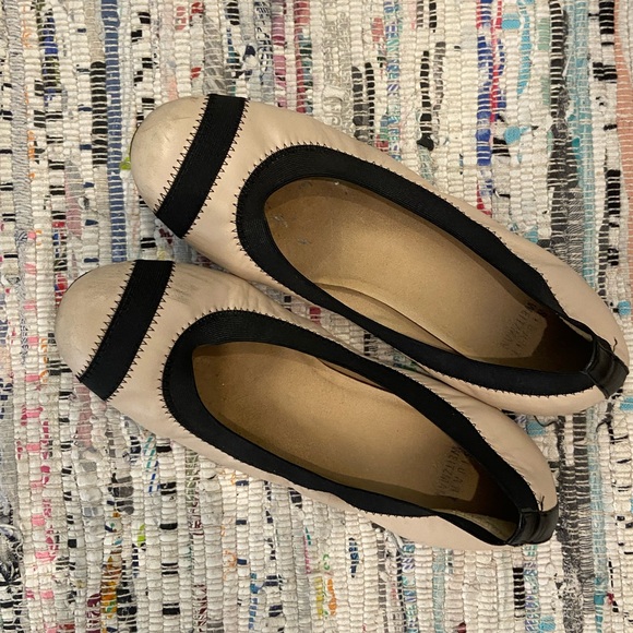 Stuart Weitzman, cream, ballet shoe flats, 8.5 - Picture 3 of 5